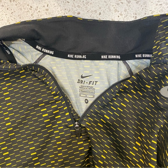 Nike Drifit Long Sleeve Size Medium - Picture 5 of 5